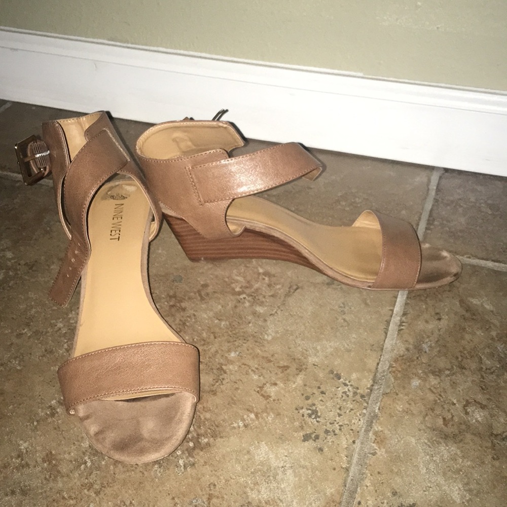 Nine West mini wedges!